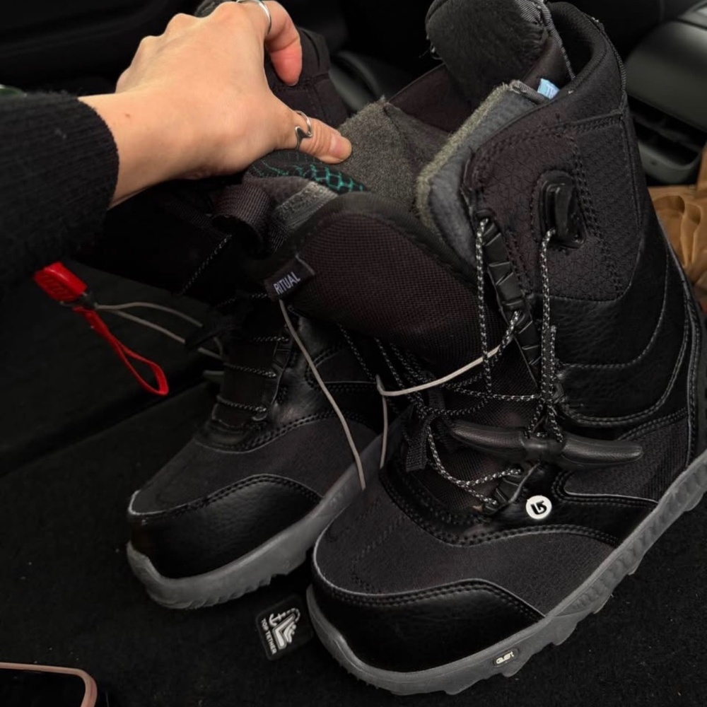 Burton Ritual 2017-2018 Women’s Snowboarding Boots size 6